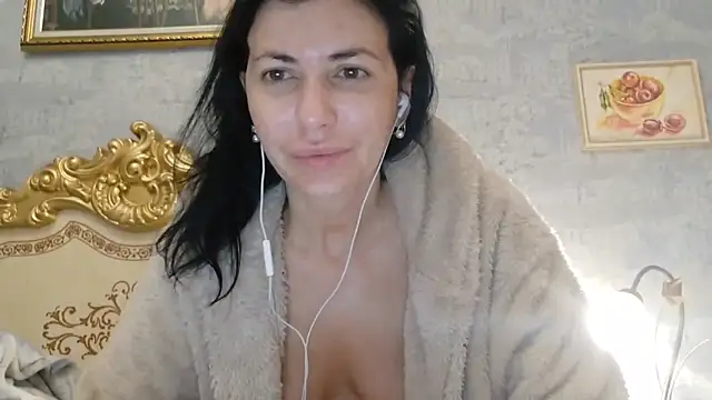 Snapshot of StunnigArt chatting on June 2026 01:28:02 AM StunnigArt online show from June 2026 01:28:02 AM