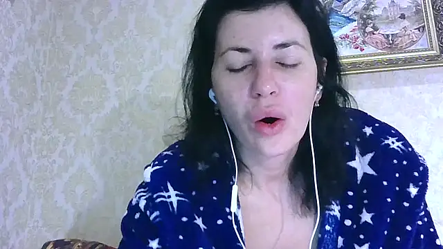 Snapshot of StunnigArt chatting on May 2026 01:22:01 AM StunnigArt online show from May 2026 01:22:01 AM
