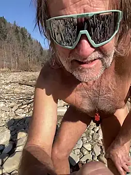 artXhibitor online show from March 2026 01:29:02 PM