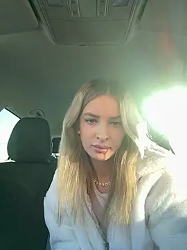 Snapshot of EvieEvans chatting on February 2025 03:49:02 PM EvieEvans online show from February 2025 03:49:02 PM