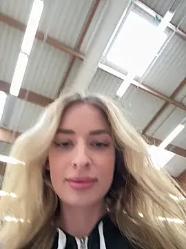 Snapshot of EvieEvans chatting on February 2025 03:54:01 PM EvieEvans online show from February 2025 03:54:01 PM