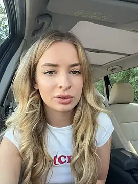Snapshot of EvieEvans chatting on July 2026 02:47:01 PM EvieEvans online show from July 2026 02:47:01 PM