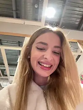 Snapshot of EvieEvans chatting on February 2025 04:03:01 PM EvieEvans online show from February 2025 04:03:01 PM