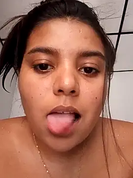 Snapshot of stefanie010 chatting on October 2025 06:29:01 PM stefanie010 online show from October 2025 06:29:01 PM