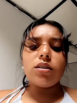 stefanie010 online show from February 2025 04:44:01 PM