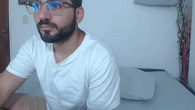 Snapshot of _Araboys_ chatting on June 2026 10:59:02 PM Araboys online show from June 2026 10:59:02 PM