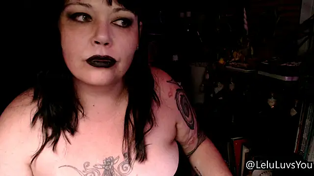 Snapshot of LeluLuvsYou chatting on October 2025 06:37:02 AM LeluLuvsYou online show from October 2025 06:37:02 AM