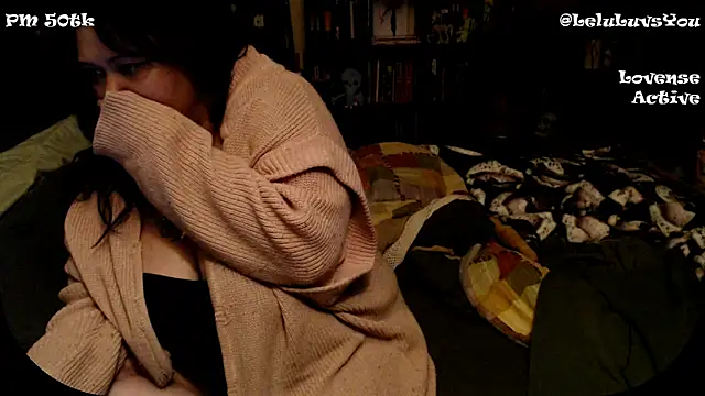 Snapshot of LeluLuvsYou chatting on December 2024 07:43:01 AM LeluLuvsYou online show from December 2024 07:43:01 AM