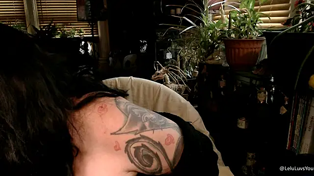 Snapshot of LeluLuvsYou chatting on September 2025 12:16:01 PM LeluLuvsYou online show from September 2025 12:16:01 PM