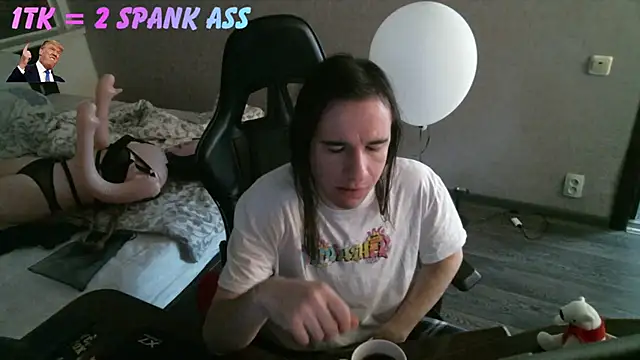 Snapshot of izilizi_23 chatting on April 2026 08:43:01 AM izilizi 23 online show from April 2026 08:43:01 AM