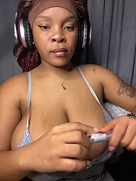 YellowHoneyDip online show from February 2026 03:29:01 AM