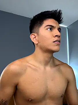 santiago 01 online show from October 2025 07:25:02 PM