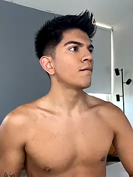 santiago 01 online show from December 2025 10:09:02 PM