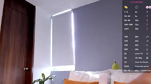 santiago 01 online show from April 2026 08:26:02 PM