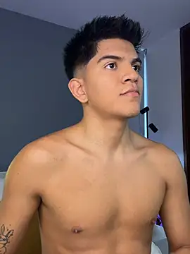 santiago 01 online show from April 2026 10:27:02 PM