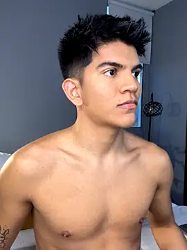 Snapshot of santiago_01 chatting on October 2025 10:46:02 PM santiago 01 online show from October 2025 10:46:02 PM