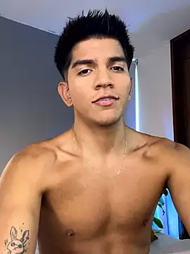 Snapshot of santiago_01 chatting on January 2026 08:01:02 PM santiago 01 online show from January 2026 08:01:02 PM