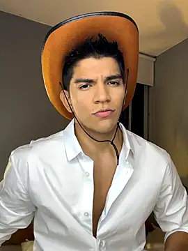 santiago 01 online show from November 2025 12:28:02 AM