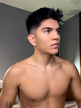 santiago 01 online show from November 2025 11:53:01 PM