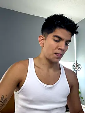 Snapshot of santiago_01 chatting on October 2025 07:37:02 PM santiago 01 online show from October 2025 07:37:02 PM