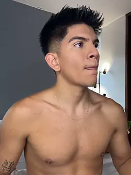 Snapshot of santiago_01 chatting on December 2025 10:23:02 PM santiago 01 online show from December 2025 10:23:02 PM