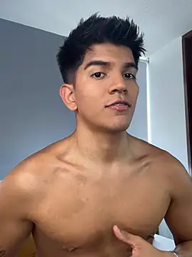 santiago 01 online show from April 2026 07:42:01 PM