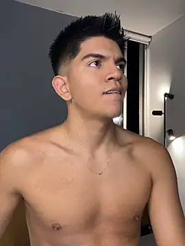 Snapshot of santiago_01 chatting on February 2026 01:07:02 AM santiago 01 online show from February 2026 01:07:02 AM