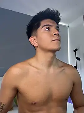 santiago 01 online show from April 2026 09:27:01 PM