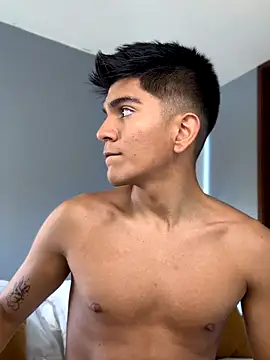 santiago 01 online show from November 2025 07:41:02 PM