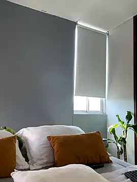 santiago 01 online show from December 2025 07:52:01 PM