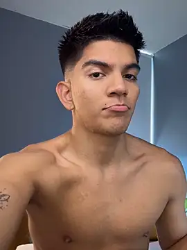 santiago 01 online show from November 2025 07:51:01 PM