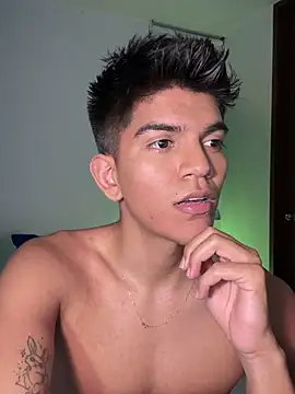 Snapshot of santiago_01 chatting on January 2025 04:25:01 AM santiago 01 online show from January 2025 04:25:01 AM