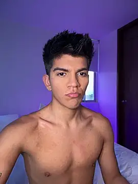 Snapshot of santiago_01 chatting on February 2025 10:55:02 PM santiago 01 online show from February 2025 10:55:02 PM