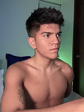 Snapshot of santiago_01 chatting on January 2025 04:27:01 AM santiago 01 online show from January 2025 04:27:01 AM