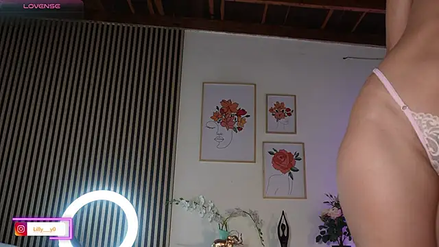 LillyDolls23 online show from May 2026 01:36:01 PM