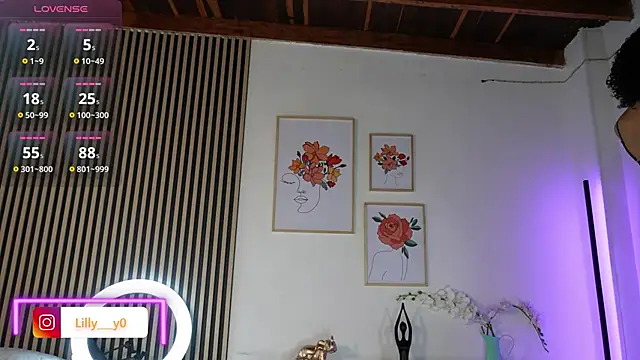 Snapshot of LillyDolls23 chatting on December 2025 12:42:01 PM LillyDolls23 online show from December 2025 12:42:01 PM