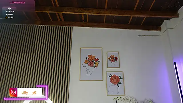 Snapshot of LillyDolls23 chatting on November 2025 12:43:01 PM LillyDolls23 online show from November 2025 12:43:01 PM