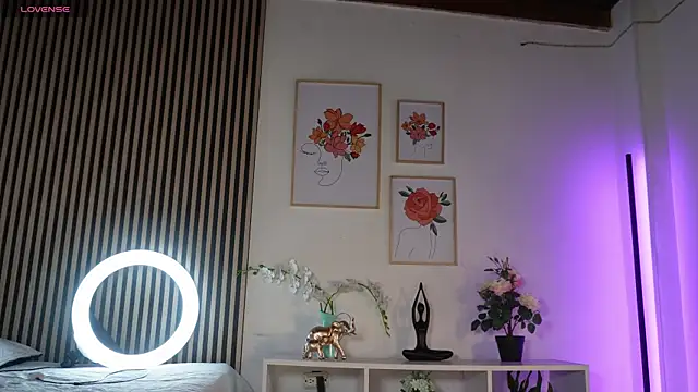 LillyDolls23 online show from April 2026 01:27:01 PM