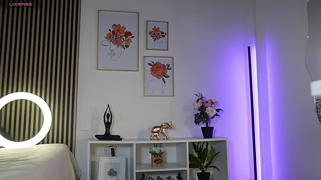 LillyDolls23 online show from May 2026 01:06:01 PM
