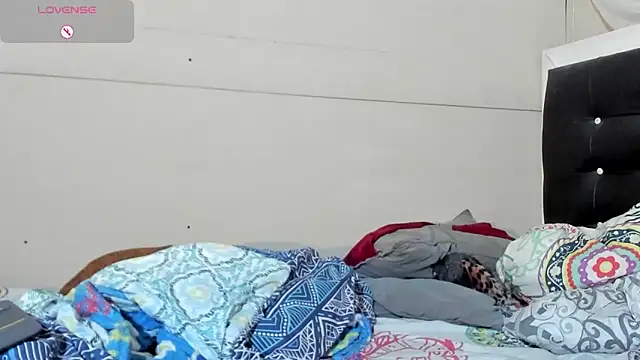 kasandra smith  online show from September 2025 10:21:01 PM