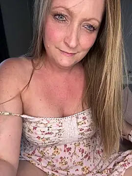 HoneyBluex online show from March 2026 05:25:02 PM