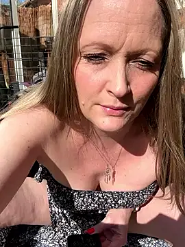 HoneyBluex online show from March 2025 11:22:02 AM