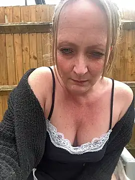 HoneyBluex online show from March 2026 09:31:01 AM