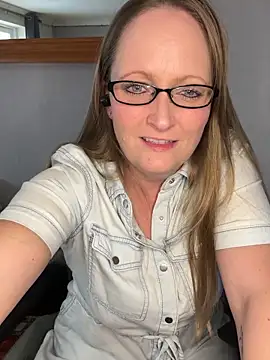 HoneyBluex online show from January 2026 01:15:02 PM