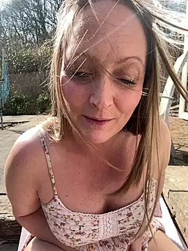 HoneyBluex online show from March 2026 12:35:02 PM