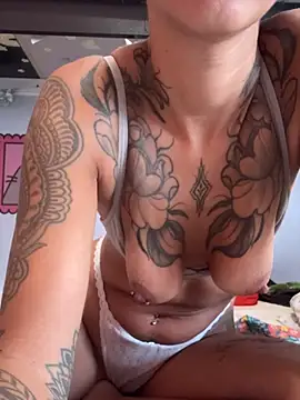 Nadiasexy online show from July 2026 04:21:02 PM