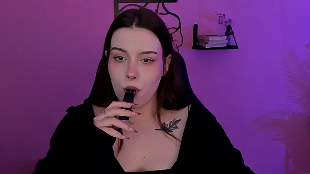CoralineKeyns online show from February 2025 08:39:01 AM