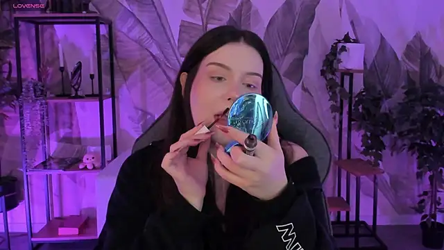 CoralineKeyns online show from September 2025 05:13:01 AM