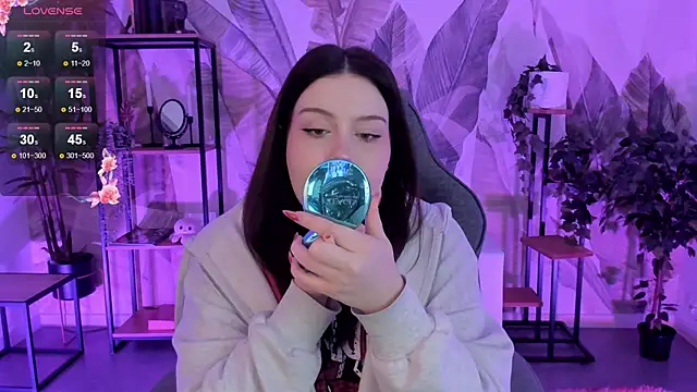 CoralineKeyns online show from October 2025 05:20:01 AM