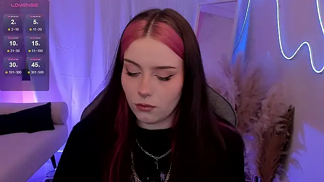 CoralineKeyns online show from June 2026 05:23:02 AM